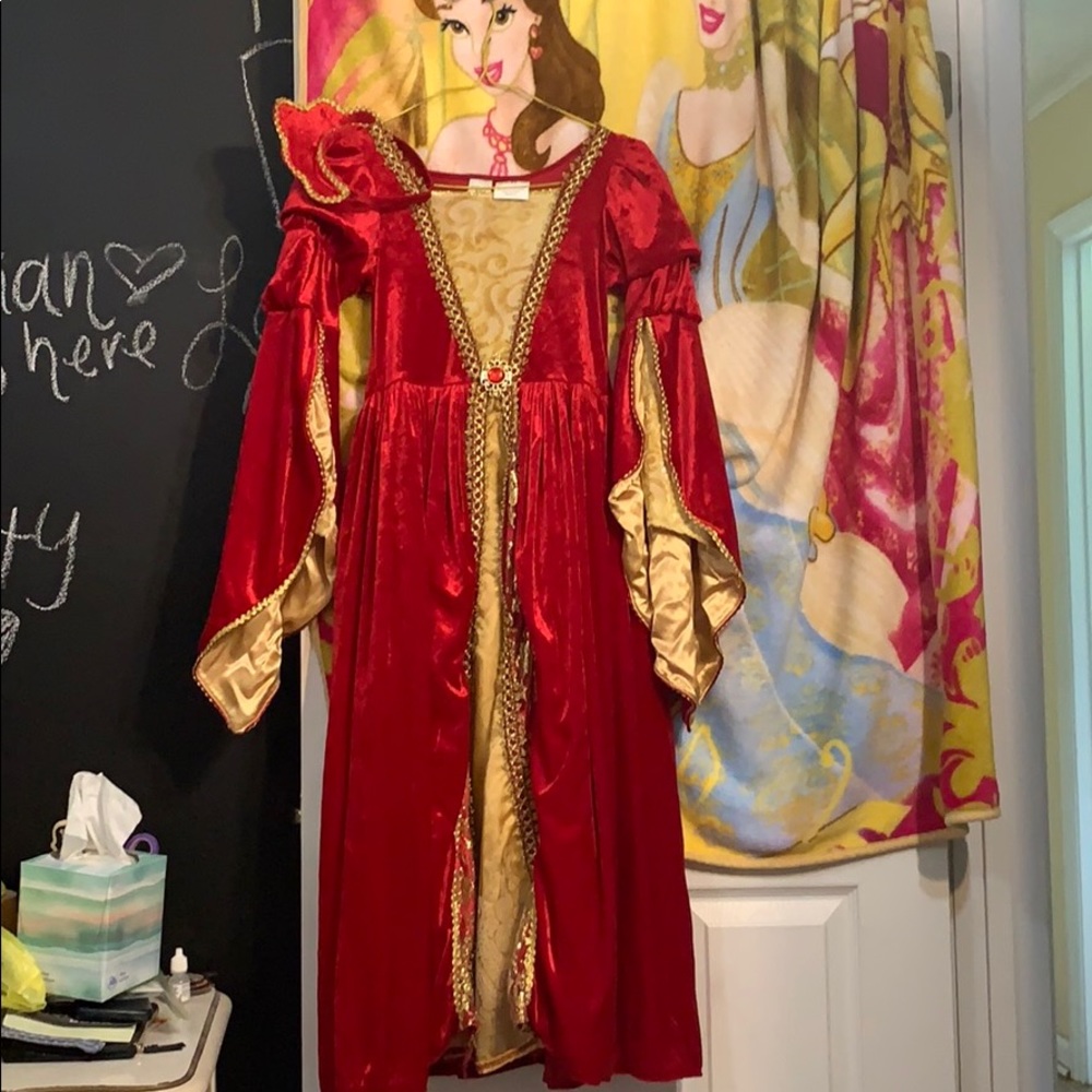 Belle costume